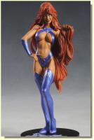 Starfire Bombshells Statue
