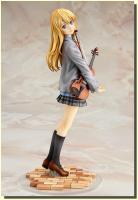 Kaori Miyazono with Violin Figure 